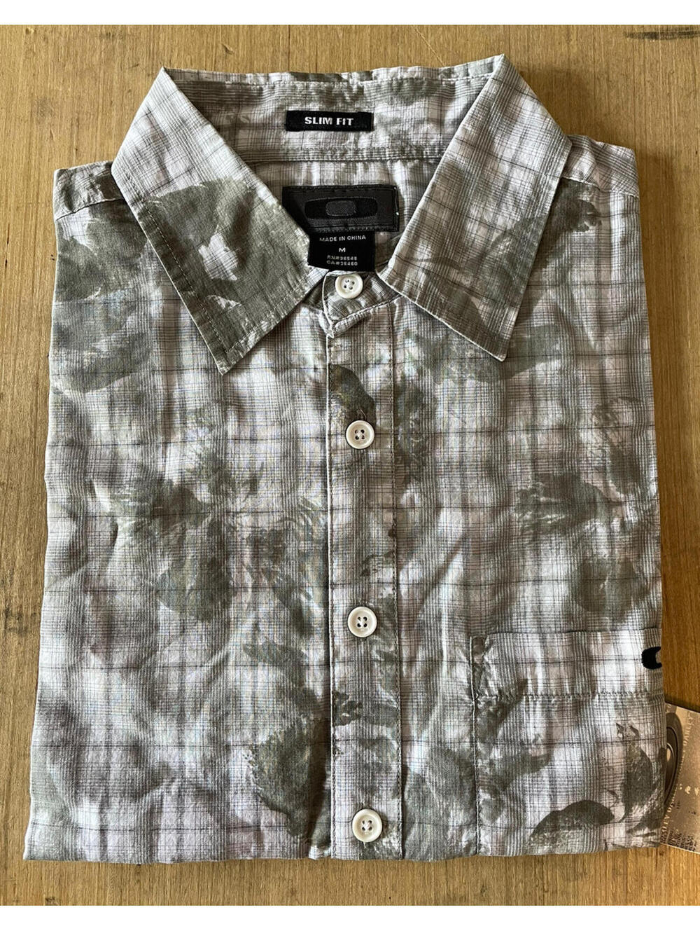 Oakley Hibiscus Plaid Woven Short Sleeved Collar Shirt Slime Fit Size M new